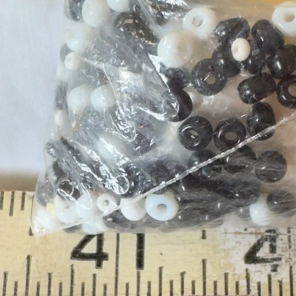 117 grams Black & White Rocaille Glass Seed Beads Opaque Round Tandycrafts
